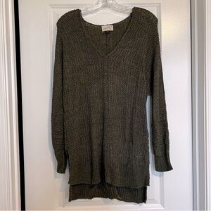 Universal Thread Green Tunic Sweater
